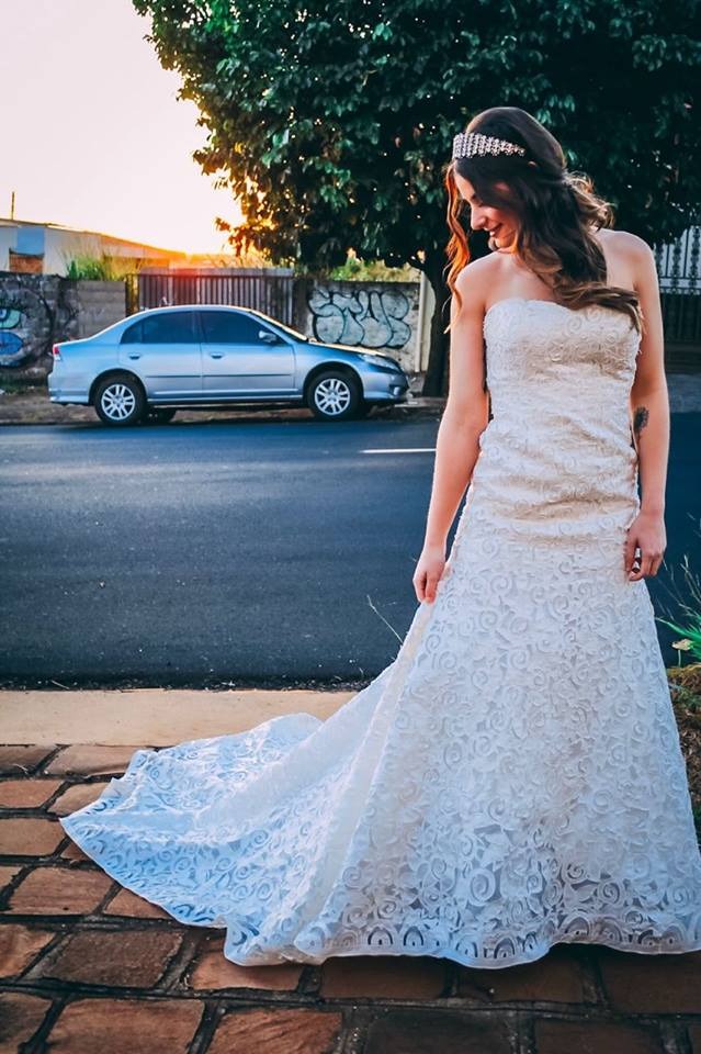 Modelo com vestido de alta costura